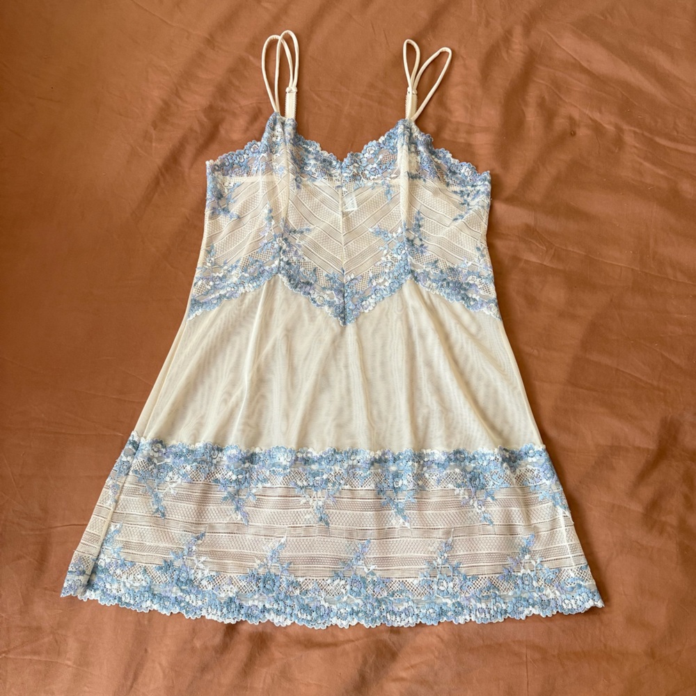 Wacoal Lace Trim Chemise in Cream and Blue